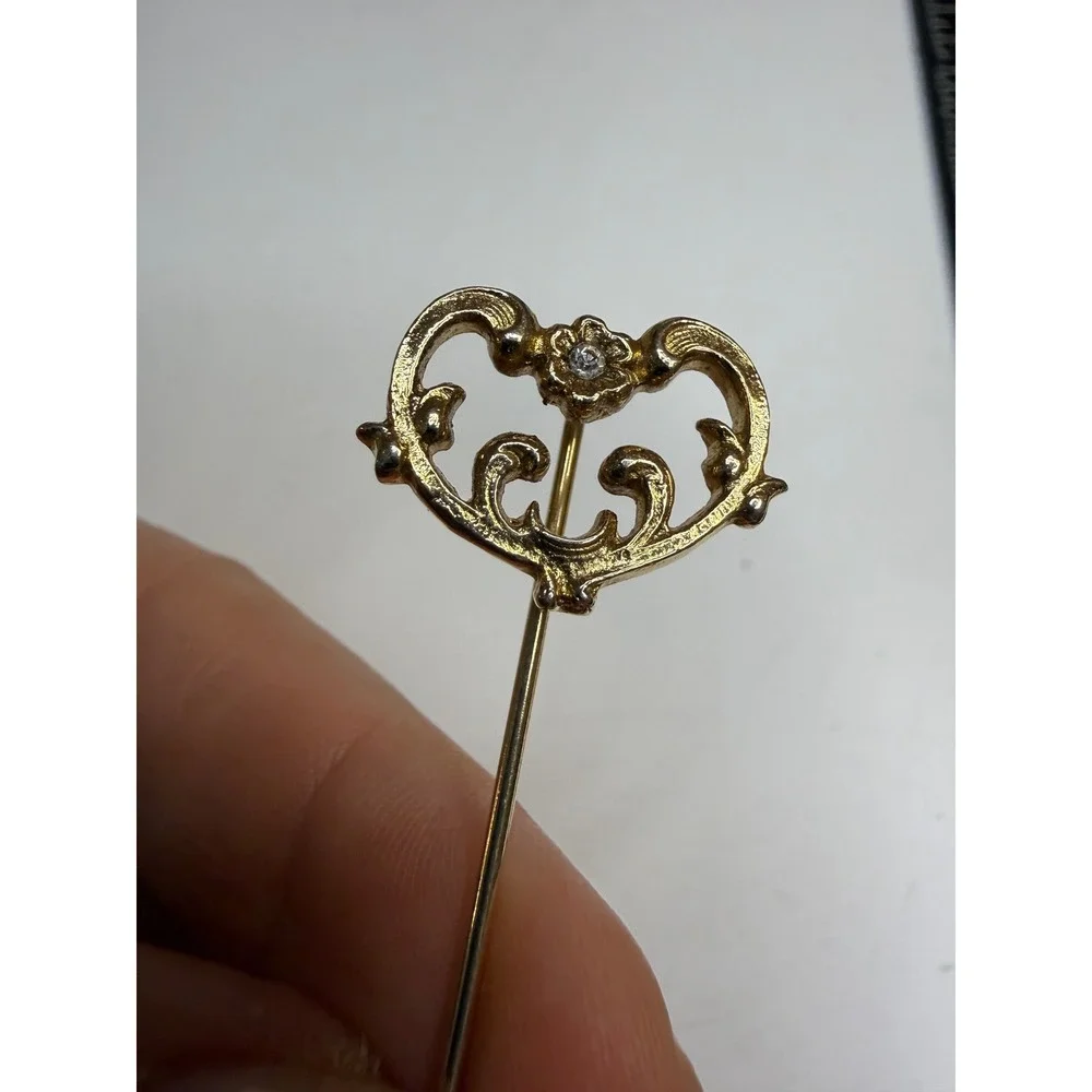 Gold Tone Ornate Scrollwork Heart Hat Pin Clear Rhinestone Accent 2.5 Inch